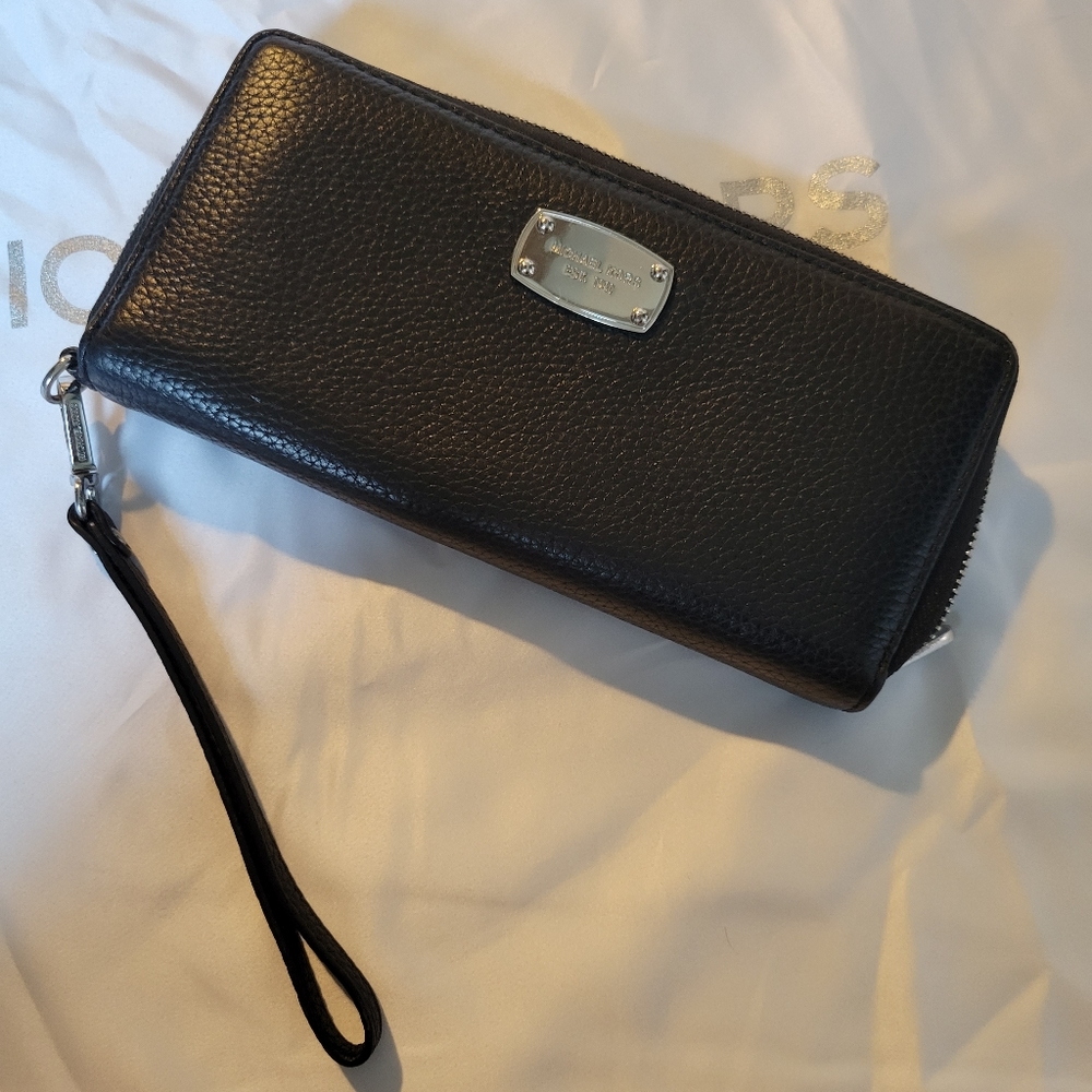 Michael Kors Wristlet